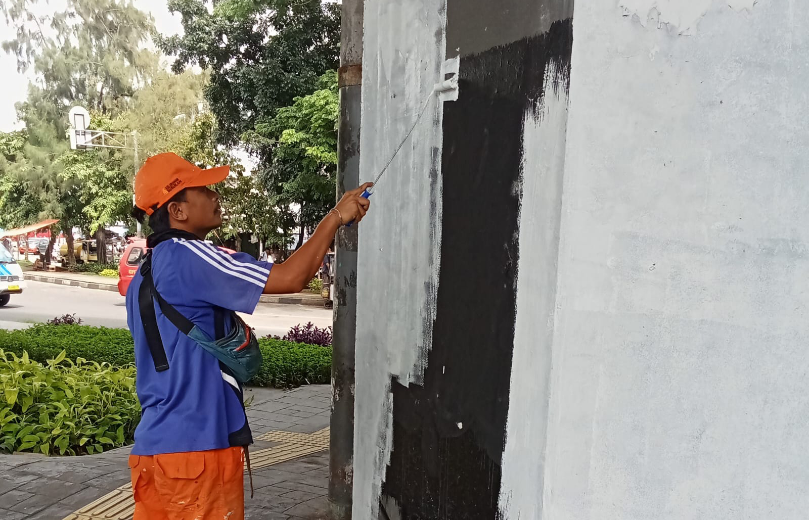Kelurahan Susukan Perindah Kolong Flyover Pasar Rebo dengan Mural Menarik