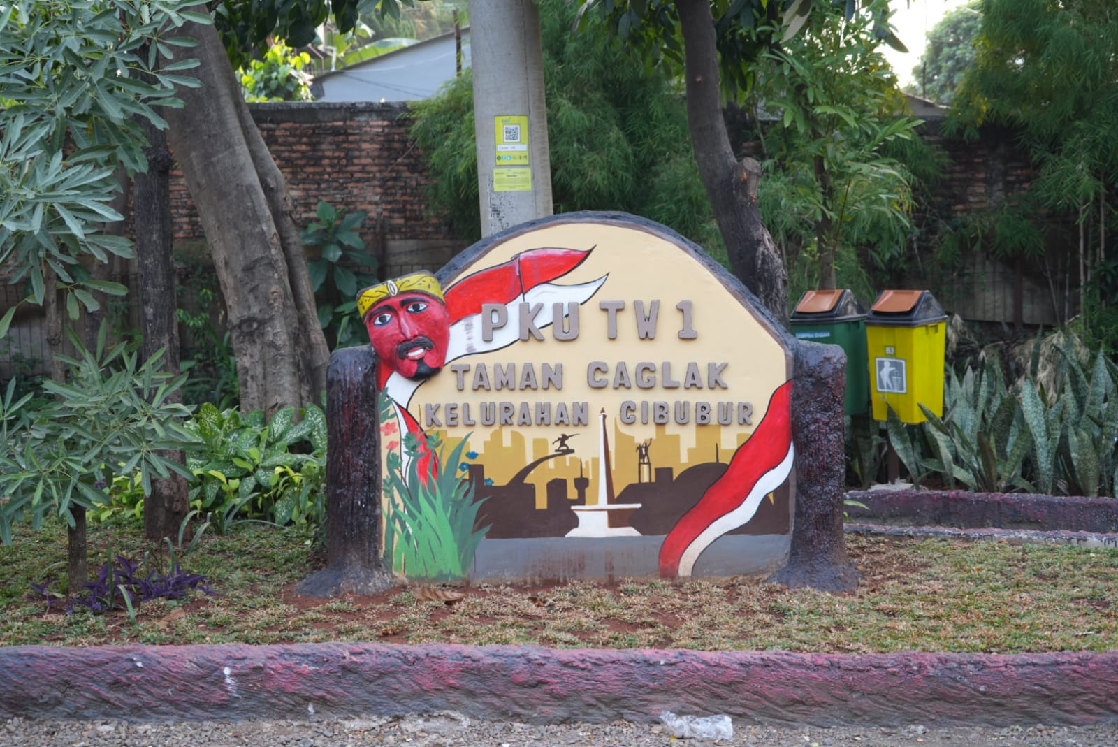 Kerap Dijadikan TPS Liar, Kelurahan Cibubur Sulap Lahan Kosong Jadi Taman Kali Caglak