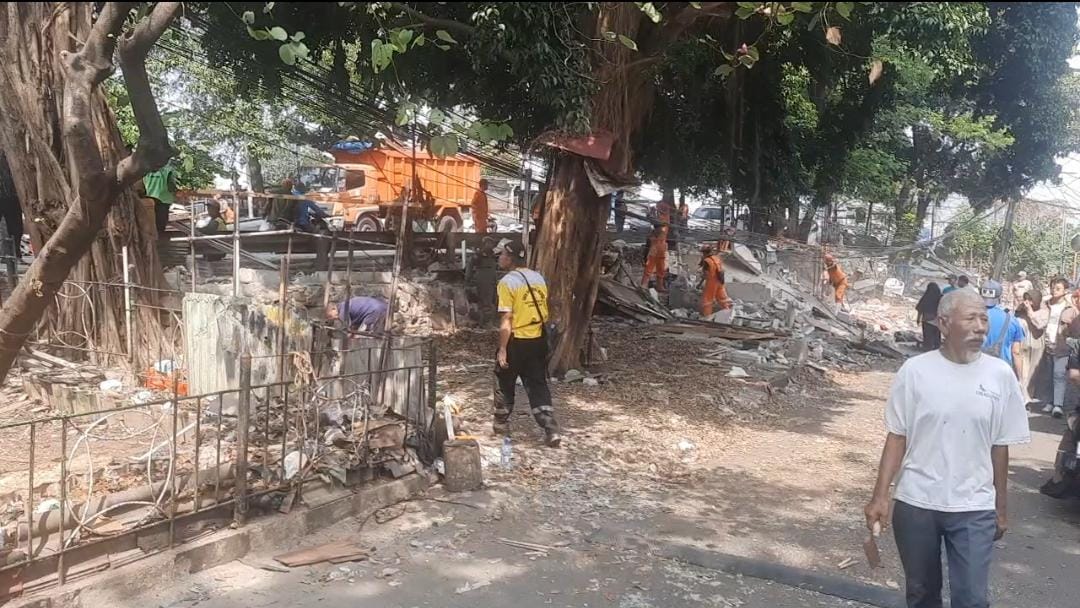 Puluhan PKL di Pasar Embrio Ditata, Kecamatan Makasar Kembalikan Fungsi Ruang Hijau