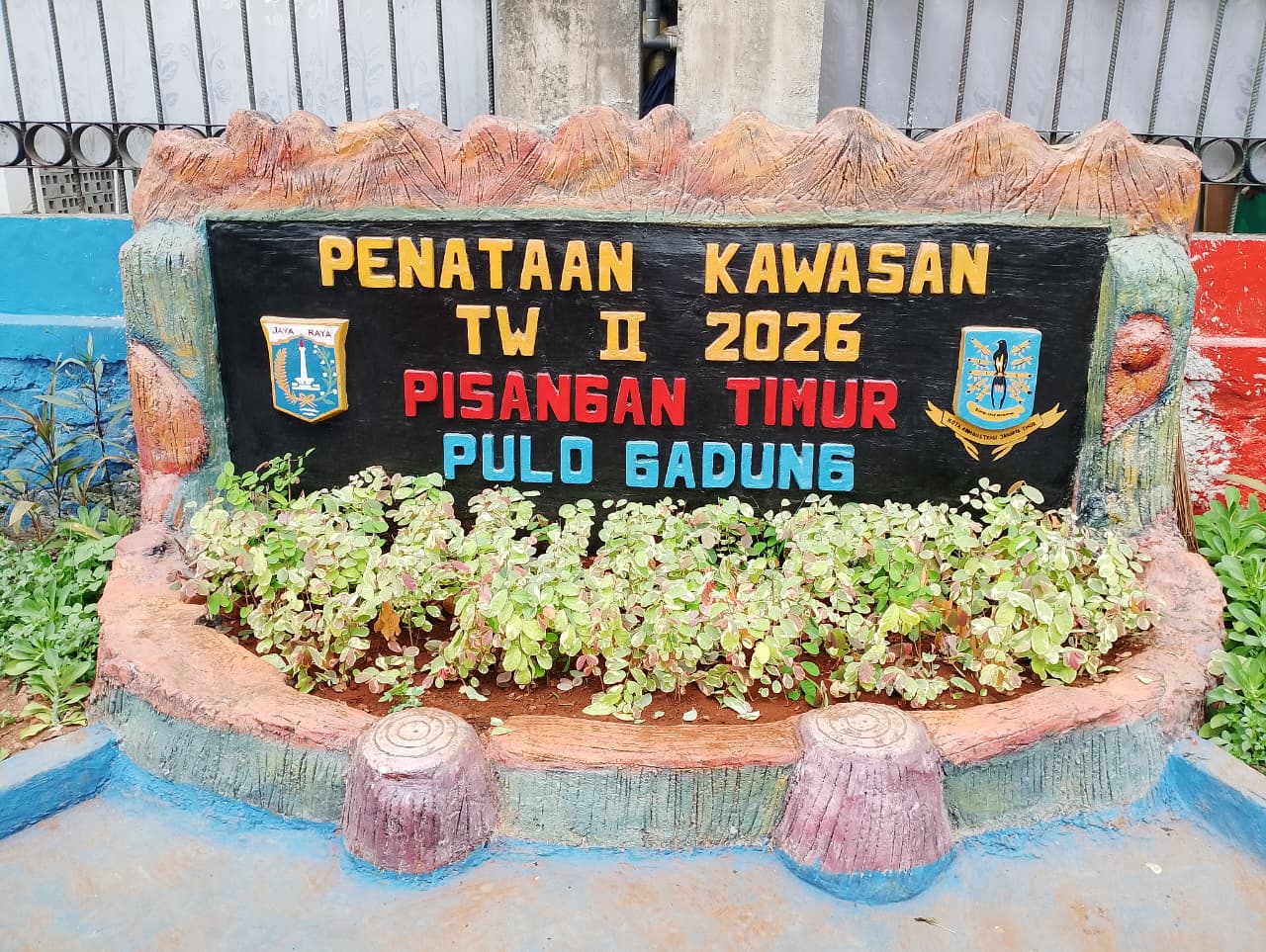 Kelurahan Pisangan Timur Sulap Lahan Kosong Jadi Taman Kawasan Unggulan